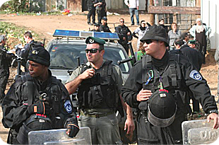 כוחות מתוגברים של המשטרה במקום
